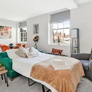 Finest Retreats - Market View Ripon